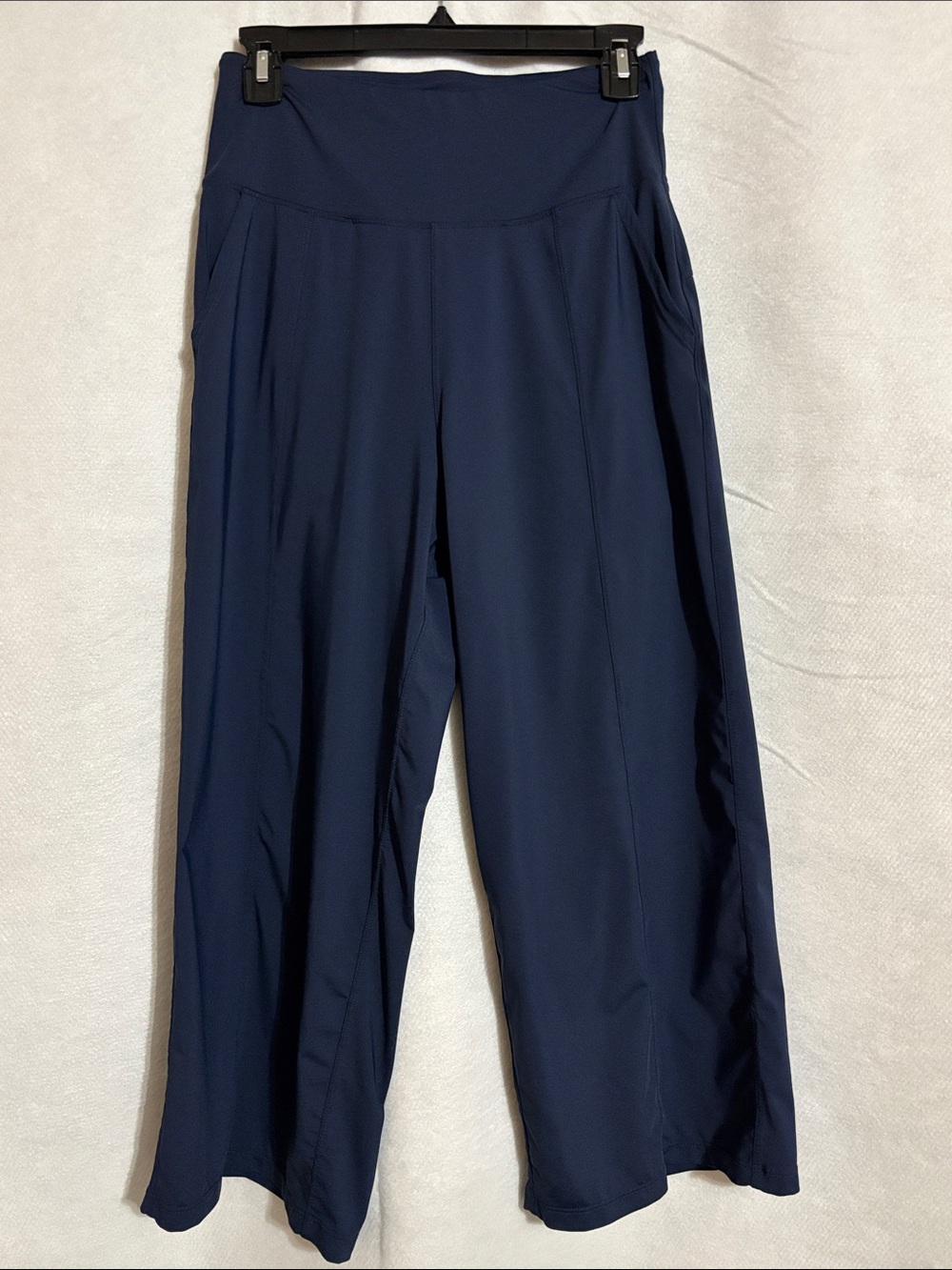 Wide-Leg Navy Women's Pants - Casual Comfort Capris
